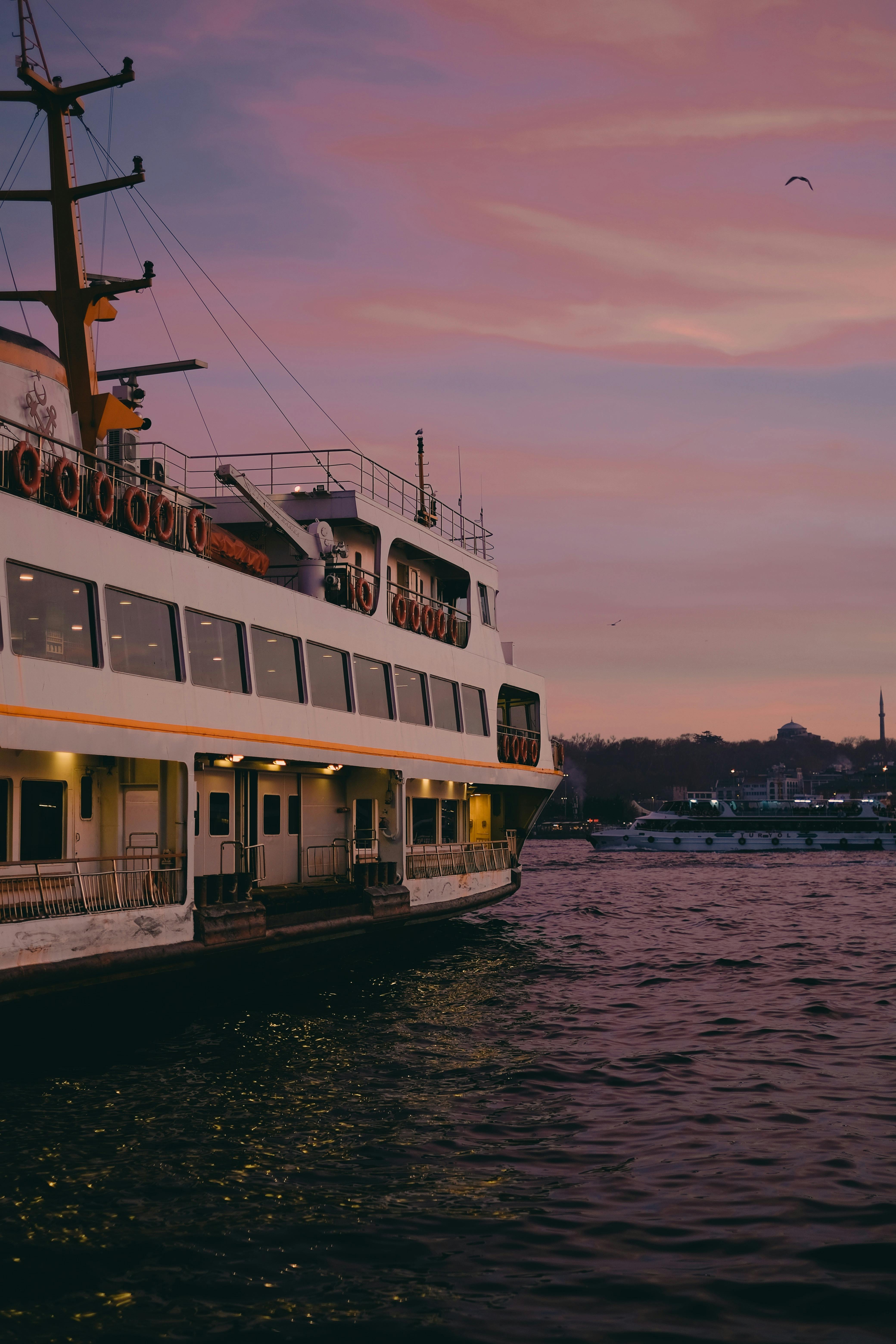 Private Boat Cruise in Ada — Perfect for Bachelorette & Birthday Celebrations